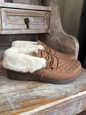 🤍 Vionic Believe Slippers Size 8 Toffee Brown Indoor Outdoor Soles Shearling